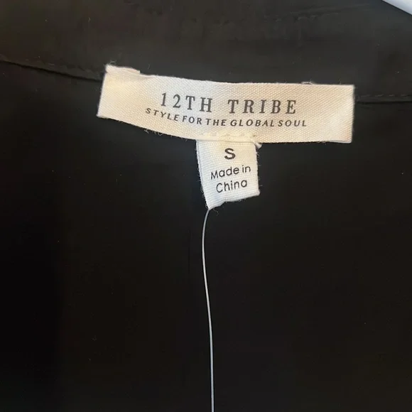 12th tribe Mindless Black Button Up Top - Picture 3 of 4